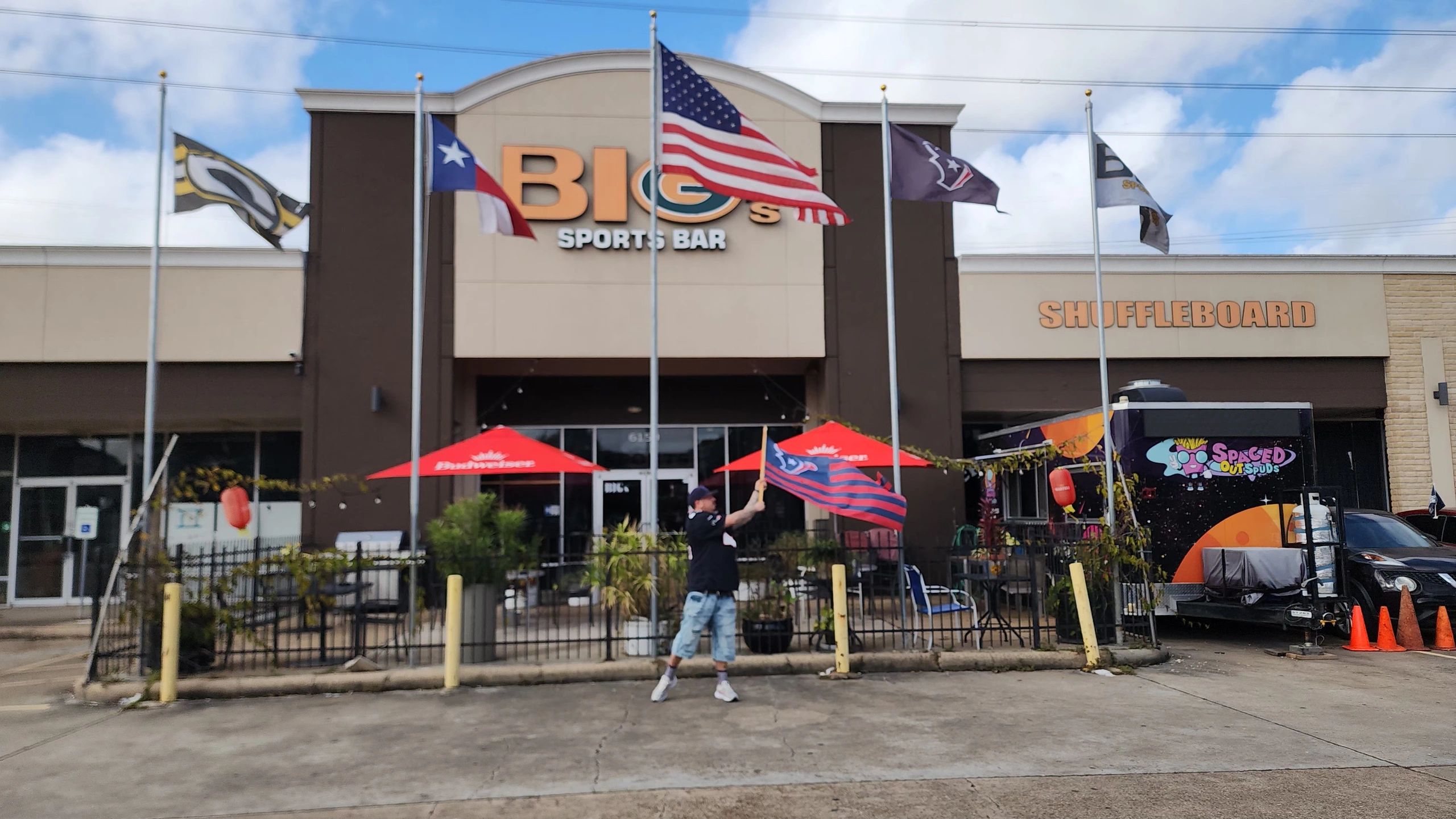Home | Bigs Houston Sports Bar